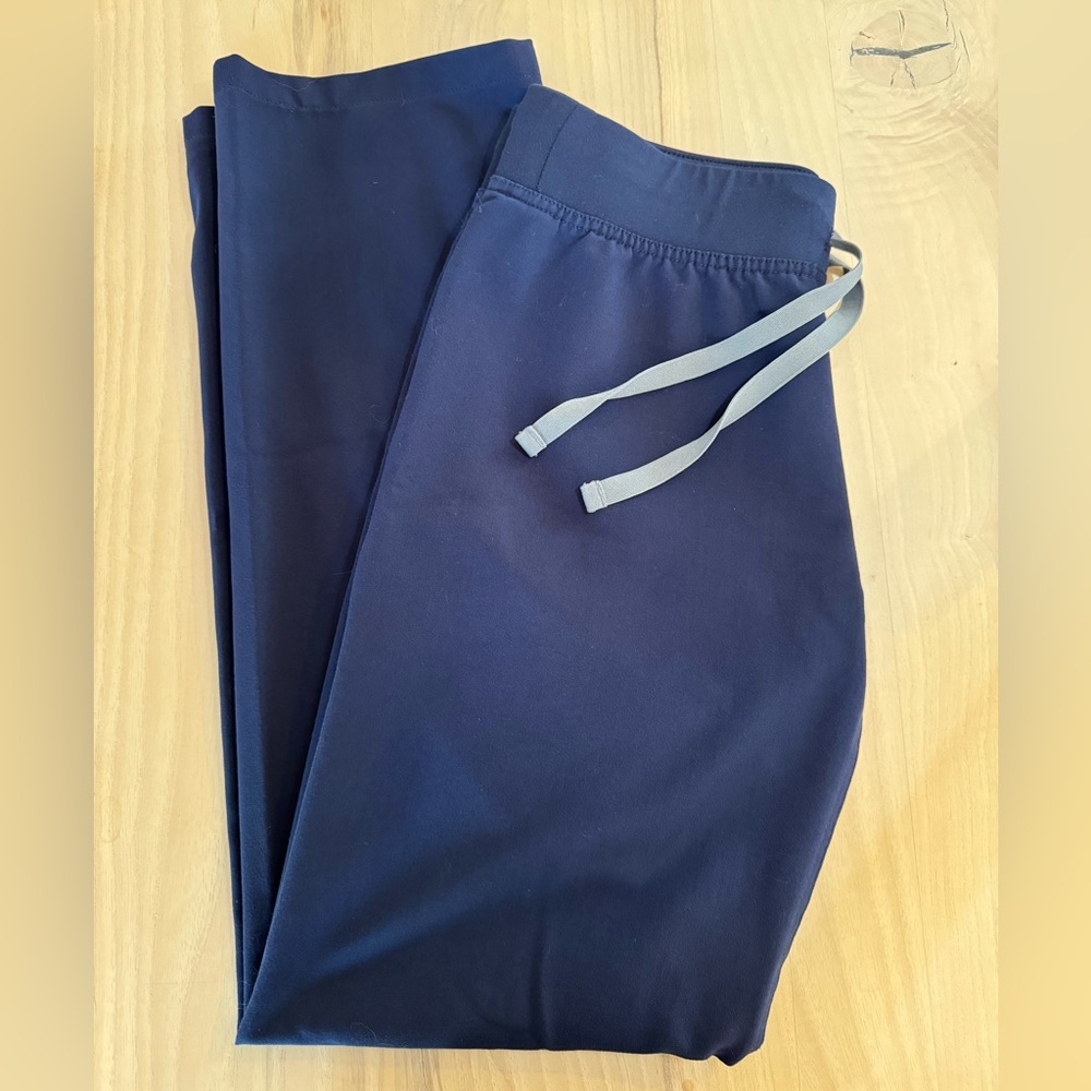 Navy Figs Livingston scrub bottoms - Women’s XS
